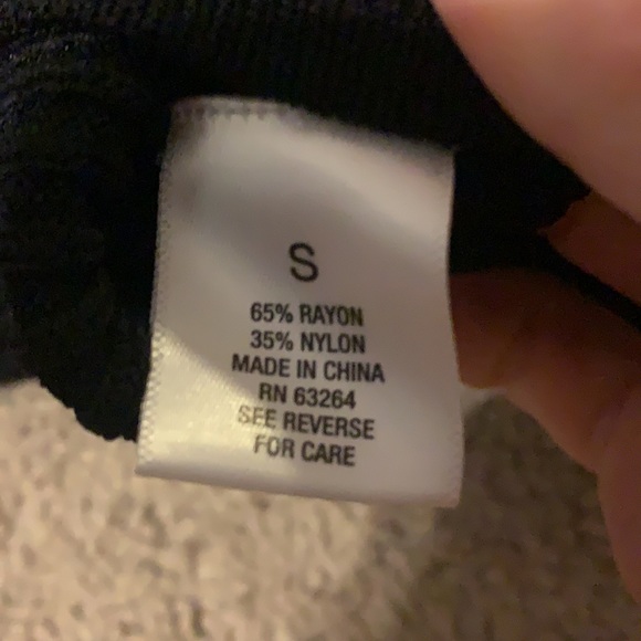 Roz&Ali black dress size small. Stretchy - Picture 7 of 8